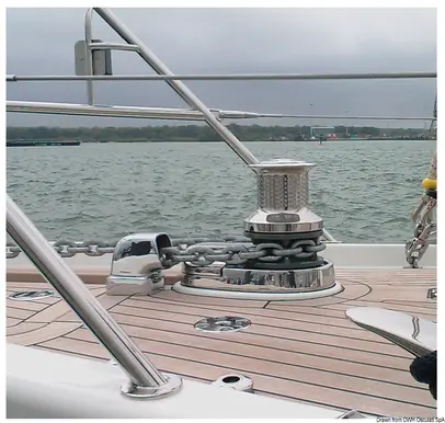 Sidreno vitlo Lewmar V6 visoko