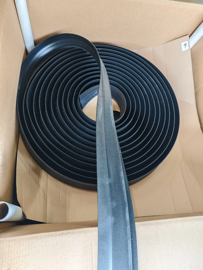 profilni bokoštitinik za gumenjake H 130 crni (kolut 24 m)