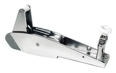 Pramčana vodilica s kitom za blokiranje sidra