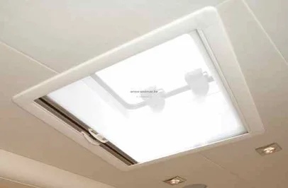 zavjesica DOMETIC Recessed SkyScreen za Lewmar 44 - 442x442 mm